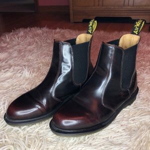 2976 Vegan Oxblood Chelsea Boot by Doc Martens